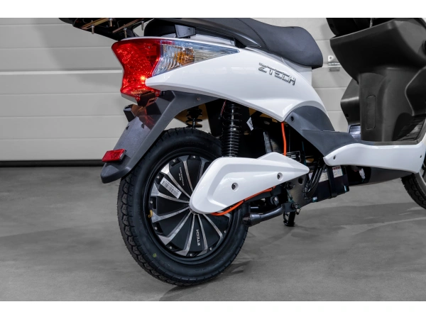 jaszmotor_webshop_z-tech_zt-27-c_warrior_elektromos_robogo_(900w,_48v,_20ah,_Ólomsavas) galéria