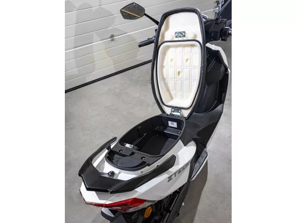 jaszmotor_webshop_z-tech_zt-52b_elektromos_robogo_(1870w,_60v,_23ah,_grafen) galéria