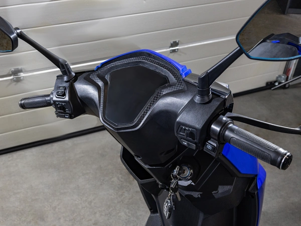 jaszmotor_webshop_z-tech_zt-52b_elektromos_robogo_(1870w,_60v,_23ah,_grafen) galéria