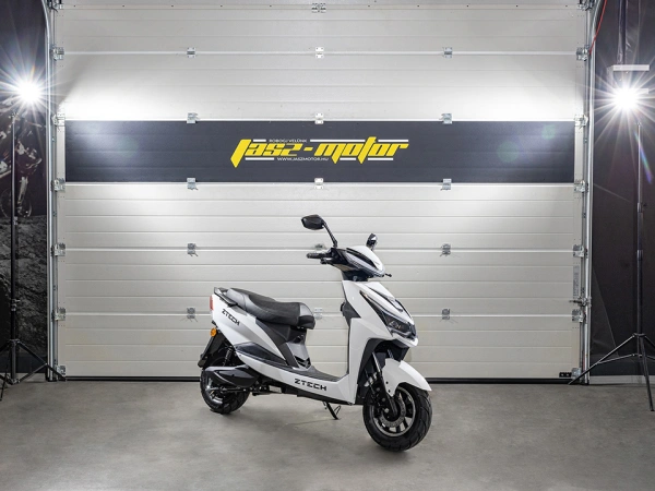 jaszmotor_webshop_z-tech_zt-52b_elektromos_robogo_(1870w,_60v,_20ah,_Ólomsavas) galéria