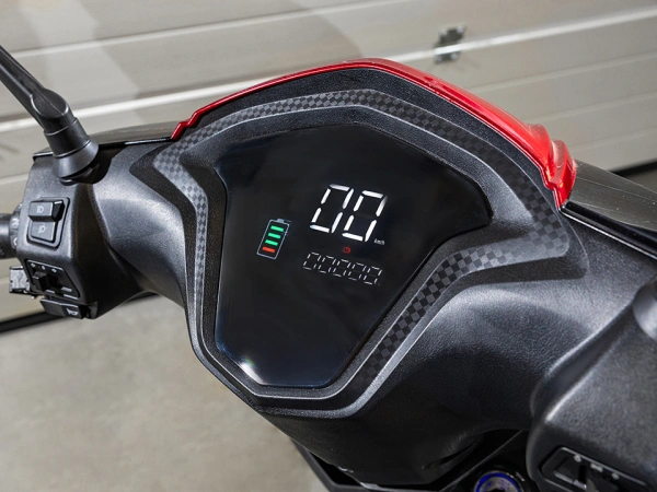 jaszmotor_webshop_z-tech_zt-52b_elektromos_robogo_(1870w,_60v,_20ah,_Ólomsavas) galéria