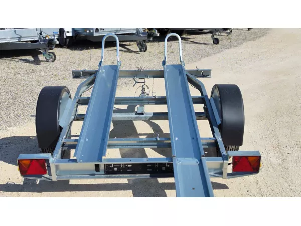 jaszmotor_webshop_neptun_moto_2_motorszallito_utanfuto_205x133_cm,_750kg galéria