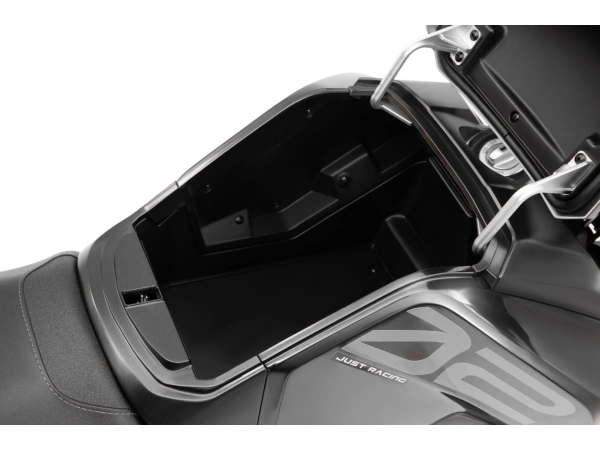 jaszmotor_webshop_yadea_keeness_elektromos_motorkerekpar_11kw,_72v,_2x32ah,_litium_(Új)_-_matt_fekete galéria