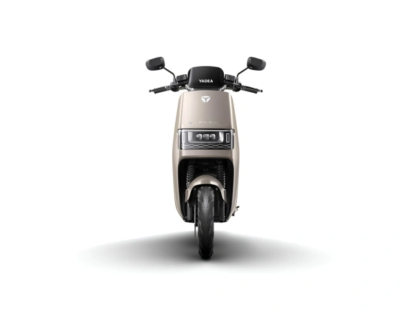 jaszmotor_webshop_yadea_epoc_elektromos_robogo_3200w,_72v,_38ah,_grafen_(Új)_-_arany galéria