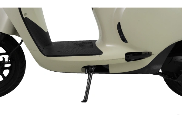 jaszmotor_webshop_yadea_owin_elektromos_robogo_2700w,_72v,_25ah,_grafen_(Új)_-_piros galéria