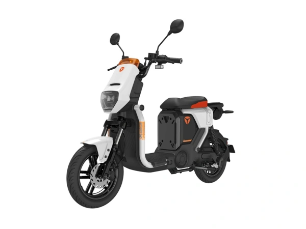 jaszmotor_webshop_yadea_gfx_elektromos_robogo_1200w,_48v,_24ah,_litium_(Új)_-_feher galéria