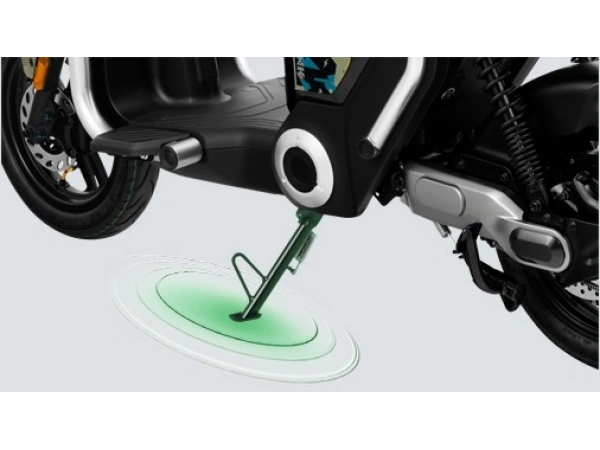 jaszmotor_webshop_yadea_gfx_elektromos_robogo_1200w,_48v,_24ah,_litium_(Új)_-_feher galéria