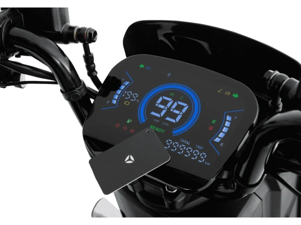 jaszmotor_webshop_yadea_gfx_elektromos_robogo_1200w,_48v,_24ah,_litium_(Új)_-_fekete galéria
