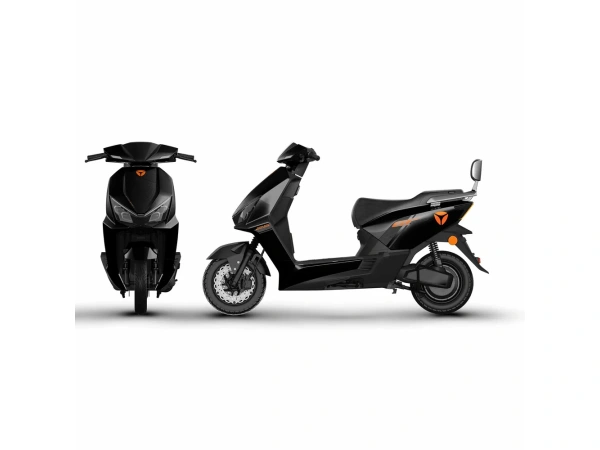 jaszmotor_webshop_yadea_gt-25_elektromos_robogo_2200w,_72v,_23ah,_grafen_(Új)_-_fekete galéria