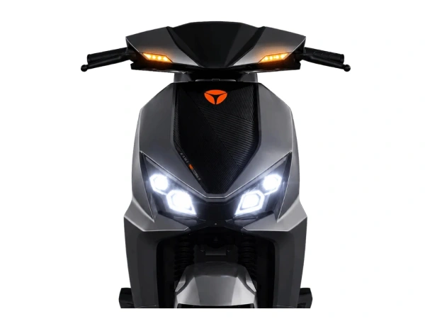 jaszmotor_webshop_yadea_gt-25_elektromos_robogo_2200w,_72v,_23ah,_grafen_(Új)_-_szurke galéria