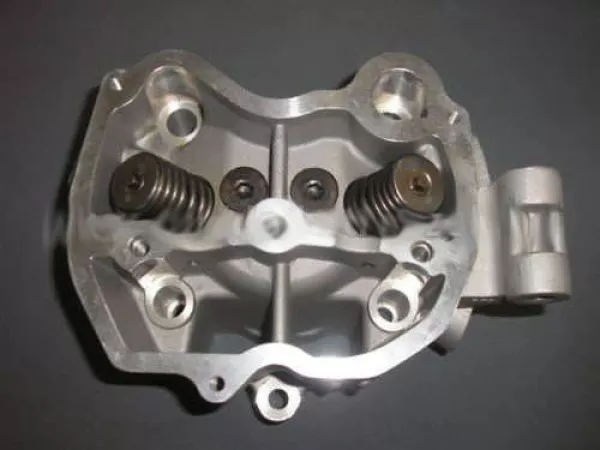 jaszmotor_webshop_zongshen_250ccm_vizhuteses_hengerfej_szelepekkel galéria