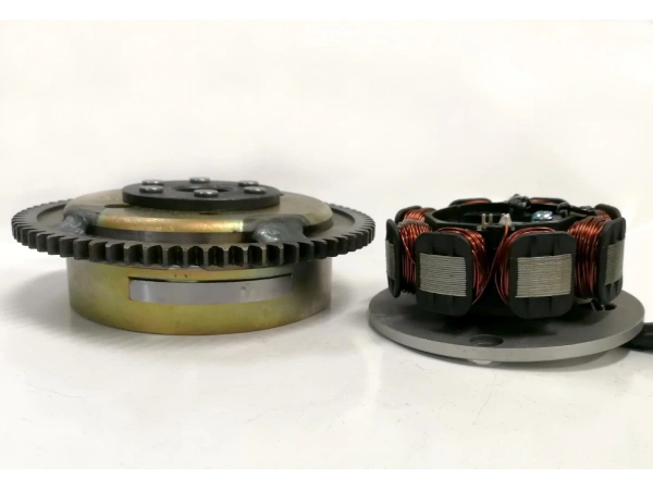 jaszmotor_webshop_gyujtas_alaplap_alloresz_+_lendkerek_(forgoresz)_minarelli_am3-4-5-6,_8_tekercses_-_power_force galéria