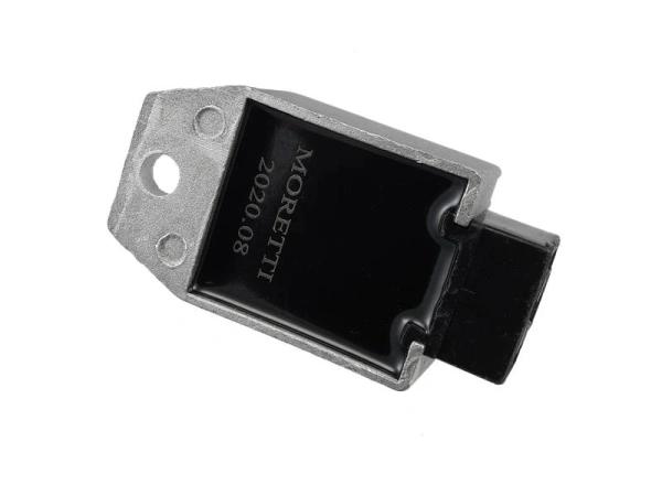 jaszmotor_webshop_feszultseg_szabalyzo_4t_gy6_50ccm,_4_utemu_kinai_robogo_es_z-tech_zt35_-_moretti galéria