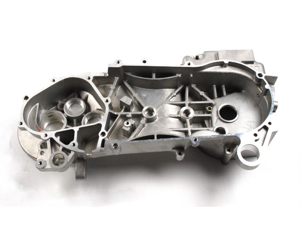 jaszmotor_webshop_blokkfel_(bal_oldali)_barton_b-max_125ccm_(befecskendezos)_-_moretti galéria