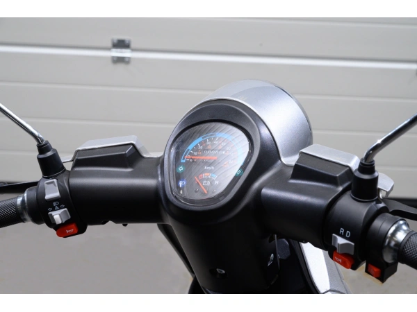 jaszmotor_webshop_barton_tres_elektromos_haromkereku_robogo_(Új)_-_ezust galéria