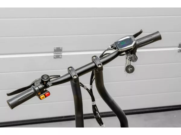 jaszmotor_webshop_highper_hpi58_elektromos_roller_(Új)_-_fekete galéria