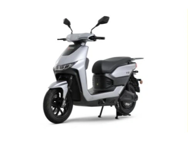 jaszmotor_webshop_z-tech_zt-38_t9_elektromos_robogo_(2600w,_72v,_23ah,_grafen_+_gyorstolto) galéria