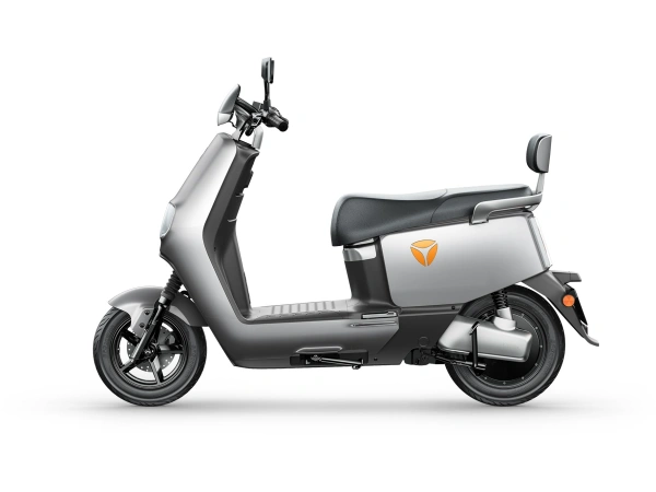 jaszmotor_webshop_z-tech_zt-33a_e8_elektromos_robogo_(2300w,_72v,_23ah,_grafen_+_gyorstolto) galéria