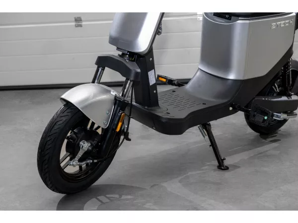 jaszmotor_webshop_z-tech_zt-05-a_u3_elektromos_robogo_(350w,_48v,_13ah,_Ólomsavas) galéria