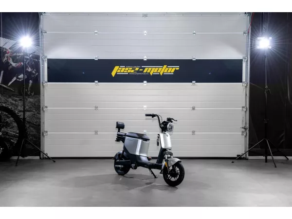 jaszmotor_webshop_z-tech_zt-05-a_u3_elektromos_robogo_(350w,_48v,_13ah,_Ólomsavas) galéria