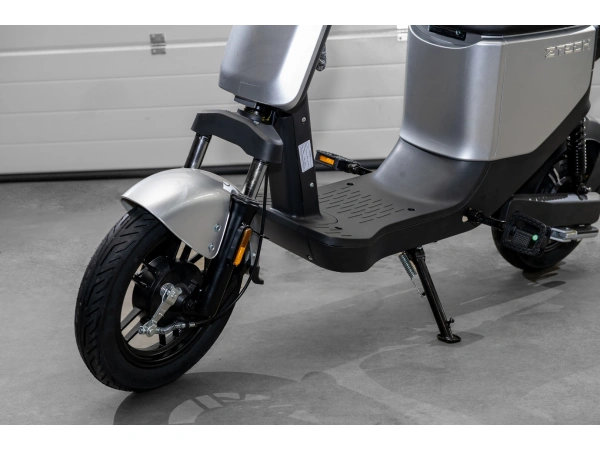 jaszmotor_webshop_z-tech_zt-05-al_u3lithium_elektromos_robogo_(350w,_48v,_12ah,_li-ion) galéria