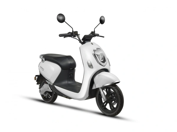 jaszmotor_webshop_z-tech_zt-23-a_crystal_elektromos_robogo_(1800w,_60v,_20ah,_li-ion) galéria