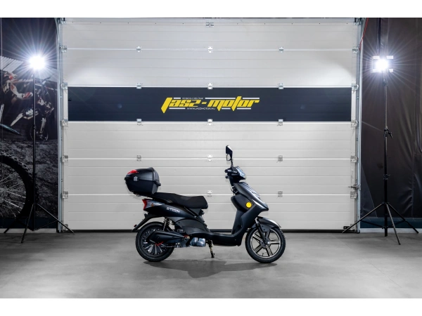 jaszmotor_webshop_z-tech_zt-27-c_warrior_elektromos_robogo_(900w,_48v,_20ah,_Ólomsavas) galéria