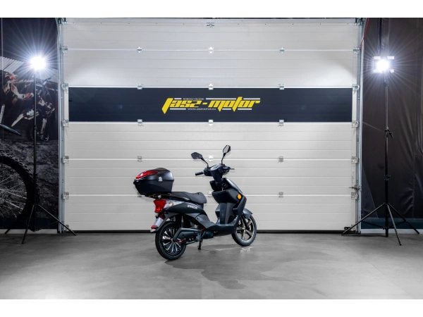 jaszmotor_webshop_z-tech_zt-27-c_warrior_elektromos_robogo_(900w,_48v,_20ah,_Ólomsavas) galéria