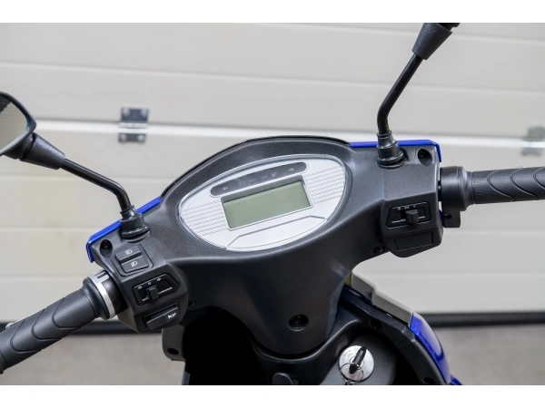 jaszmotor_webshop_z-tech_zt-27-c_warrior_elektromos_robogo_(900w,_48v,_20ah,_Ólomsavas) galéria