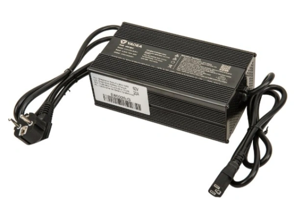 jaszmotor_webshop_grafen_akkumulator_tolto_60v_20a galéria