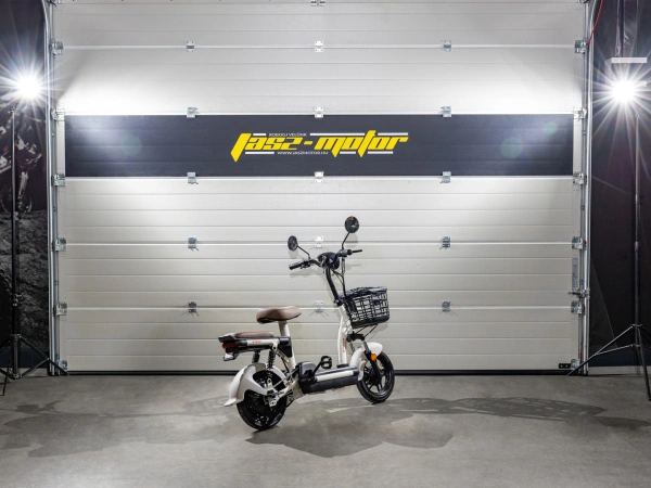 jaszmotor_webshop_z-tech_zt-06_nomad_2.0_elektromos_robogo_(350w,_48v,_12ah,_Ólomsavas) galéria