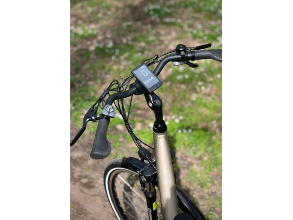 jaszmotor_webshop_barton_e-city_elektromos_kerekpar_26"-os_kerekkel_-_(250w,_36v,_13ah,_li-ion) galéria