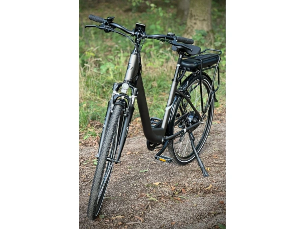 jaszmotor_webshop_barton_e-city_elektromos_kerekpar_26"-os_kerekkel_-_(250w,_36v,_14.5ah,_li-ion) galéria
