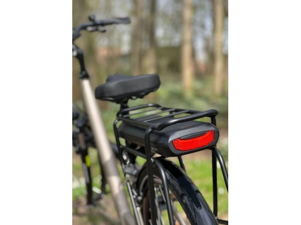 jaszmotor_webshop_barton_e-city_elektromos_kerekpar_26"-os_kerekkel_-_(250w,_36v,_14.5ah,_li-ion) galéria