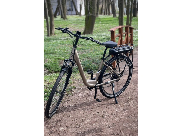 jaszmotor_webshop_barton_e-city_elektromos_kerekpar_28"-os_kerekkel_-_(250w,_36v,_14.5ah,_li-ion) galéria