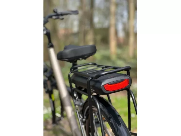 jaszmotor_webshop_barton_e-city_elektromos_kerekpar_28"-os_kerekkel_-_(250w,_36v,_14.5ah,_li-ion) galéria