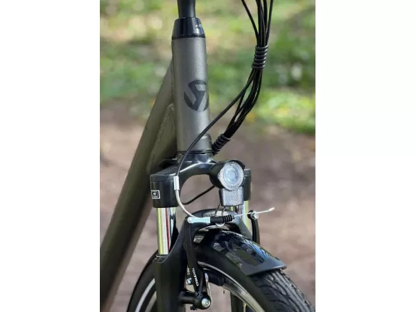 jaszmotor_webshop_barton_e-city_elektromos_kerekpar_28"-os_kerekkel_-_(250w,_36v,_14.5ah,_li-ion) galéria