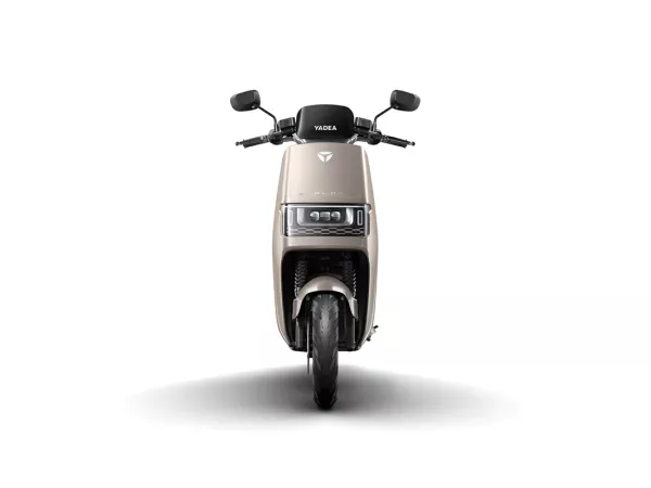 jaszmotor_webshop_yadea_epoc_elektromos_robogo_3200w,_72v,_38ah,_grafen_(Új)_-_arany galéria