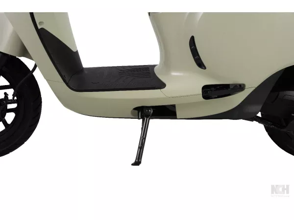 jaszmotor_webshop_yadea_owin_elektromos_robogo_2700w,_72v,_25ah,_grafen_(Új)_-_mentazold galéria