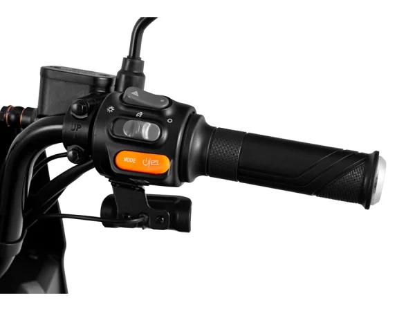 jaszmotor_webshop_yadea_gfx_elektromos_robogo_1200w,_48v,_24ah,_litium_(Új)_-_zold galéria
