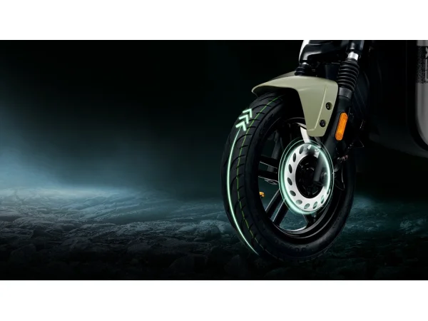 jaszmotor_webshop_yadea_gfx_elektromos_robogo_1200w,_48v,_24ah,_litium_(Új)_-_zold galéria