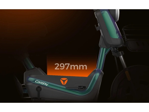jaszmotor_webshop_yadea_cooljoy_elektromos_robogo_800w,_48v,_23ah,_grafen_(Új)_-_feher galéria