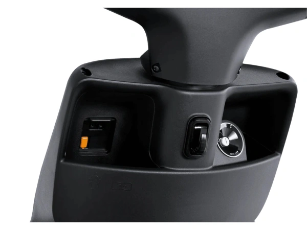 jaszmotor_webshop_yadea_gt-25_elektromos_robogo_2200w,_72v,_23ah,_grafen_(Új)_-_sotetzold galéria