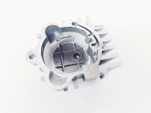 jaszmotor_webshop_szelep_fedel_robbanomotoros_kerekparhoz_(alulvezerelt) galéria