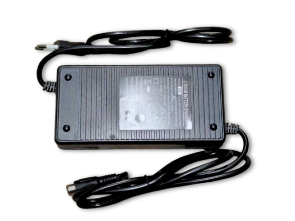 jaszmotor_webshop_akkumulator_tolto_<br>(li-ion)_48v__1.8a_<br>(kerek_tipus)