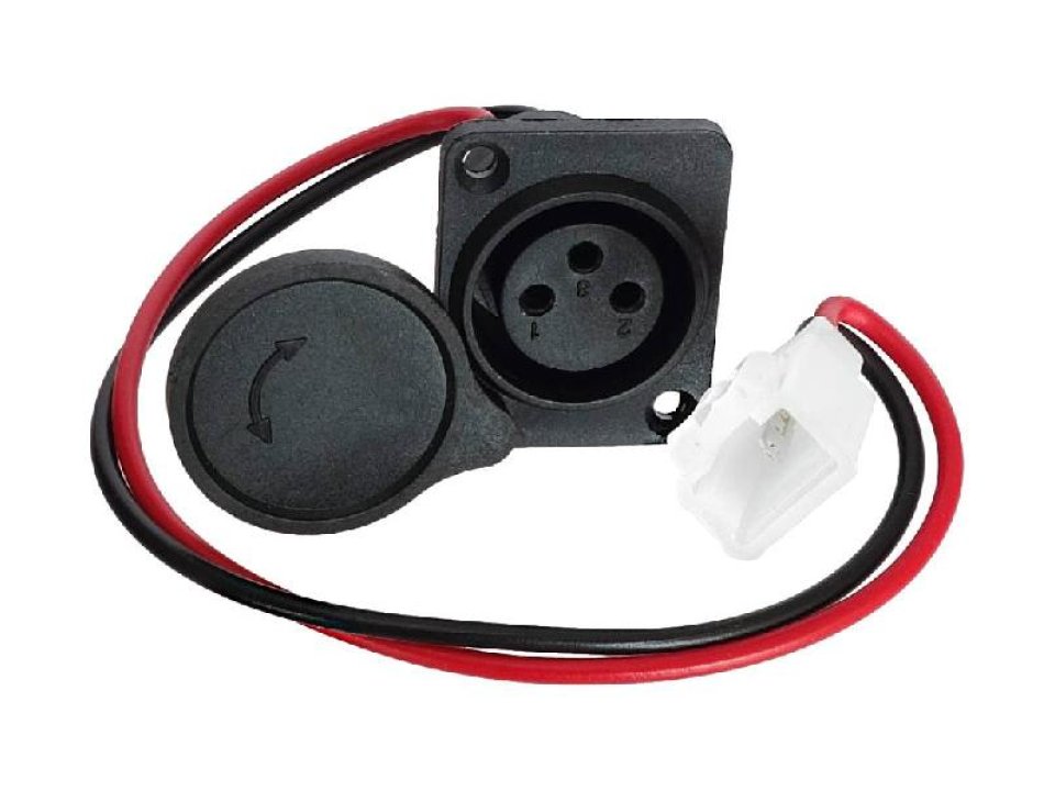 jaszmotor_webshop_toltoaljzat_elektromos_robogohoz_xlr_-_moretti