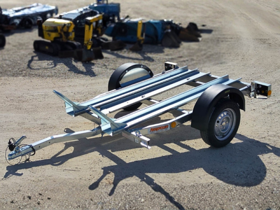 jaszmotor_webshop_neptun_moto_2_motorszallito_utanfuto_205x133_cm,__750kg