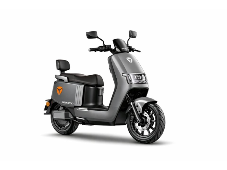 jaszmotor_webshop_yadea_epoc_elektromos_robogo_3200w,_72v,_38ah,_grafen_(Új)_-_szurke